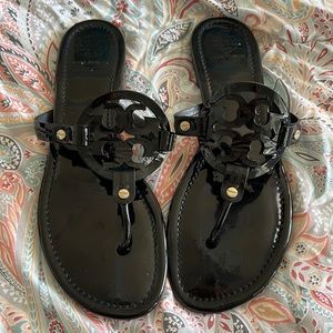 Tory Burch MILLER SANDAL, BLACK PATENT LEATHER